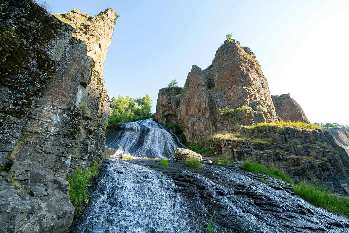 Jermuk: Armenia’s Mountain Spa Town and Natural Escape